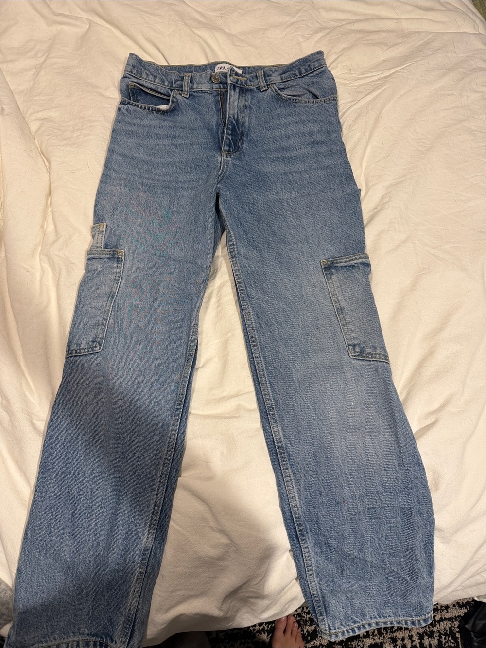 Zara women’s Light Blue Relaxed Cargo Jeans